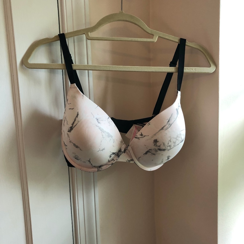 Victoria's Secret Everyday T-shirt Bra Size 34DDD